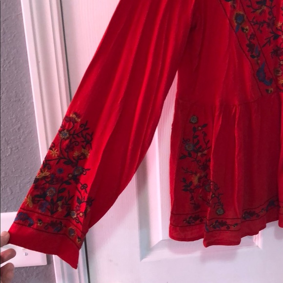 New Umgee Floral Embroidered Ruffled Hem Top Med - Picture 6 of 6